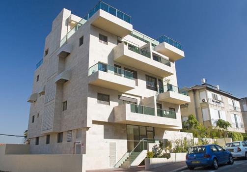רח' ריינס 7, גבעתיים 